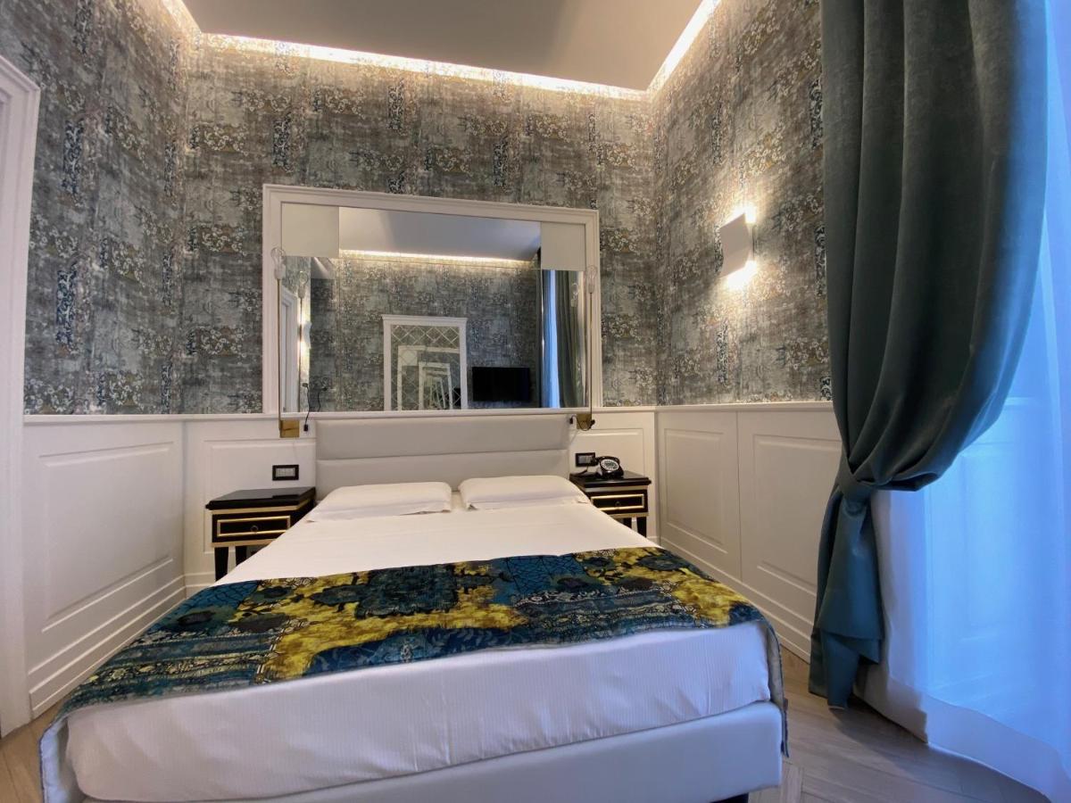 나폴리 Relais Piazza Vittoria B&B 외부 사진