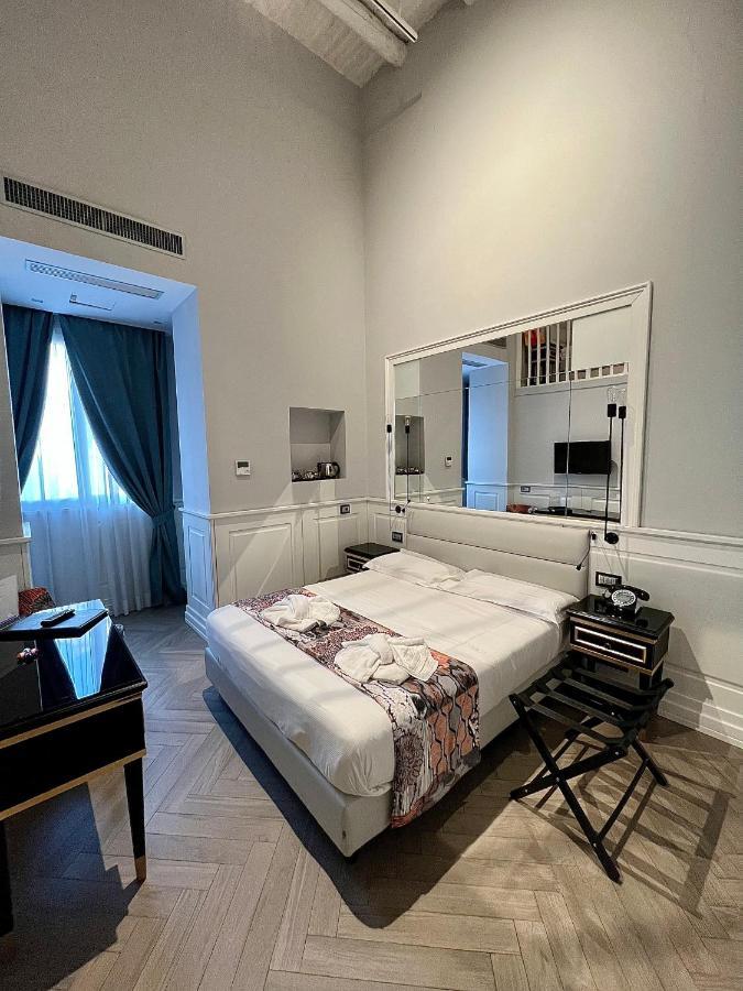 나폴리 Relais Piazza Vittoria B&B 외부 사진