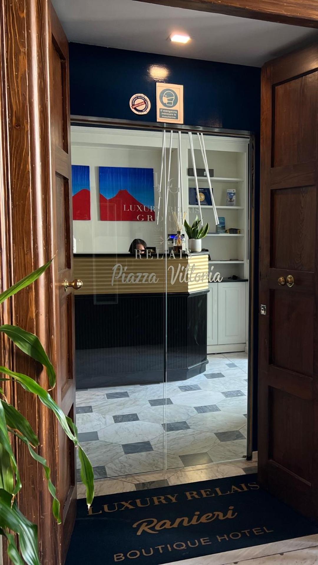 나폴리 Relais Piazza Vittoria B&B 외부 사진